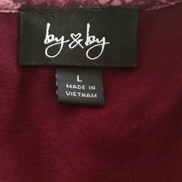 By and By layered maroon top with removeable necklace  Sz L - Picture 7 of 7
